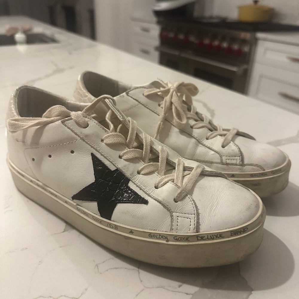 Lightly warn classic Golden Goose sneakers